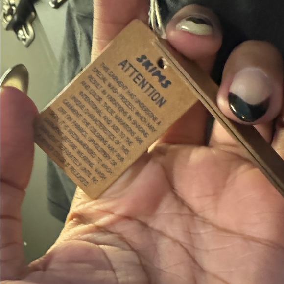 Skims New vintage CROPPED RAGLAN T-SHIRT washed onyx size medium with FLAWS - Picture 4 of 8